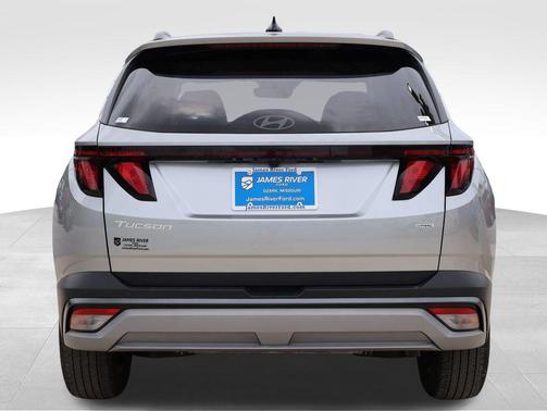Shimmering Silver 2026 Hyundai TUCSON SEL
