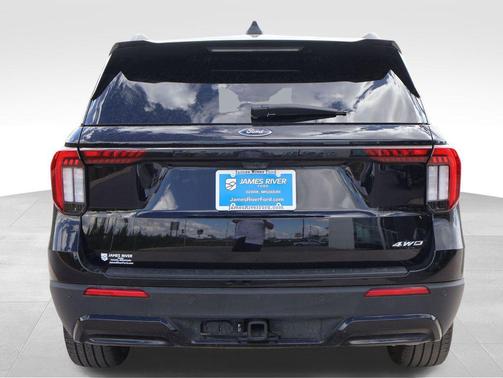 Black Metallic 2025 Ford Explorer ST-Line