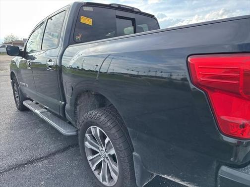 2019 Nissan Titan SL