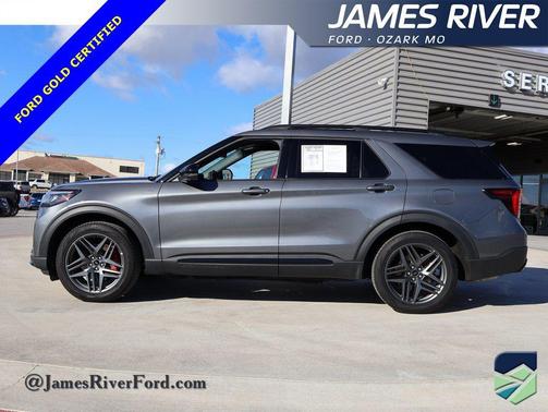 2025 Ford Explorer ST-Line