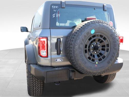 Carbonized Gray Metallic 2026 Ford Bronco Base