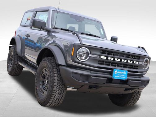 Carbonized Gray Metallic 2026 Ford Bronco Base