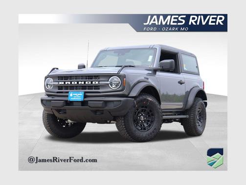 Carbonized Gray Metallic 2026 Ford Bronco Base