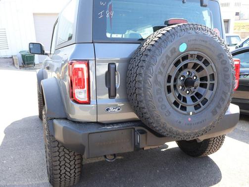 Carbonized Gray Metallic 2026 Ford Bronco Base