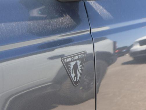 Carbonized Gray Metallic 2026 Ford Bronco Base