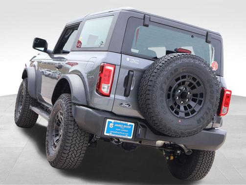 Carbonized Gray Metallic 2026 Ford Bronco Base