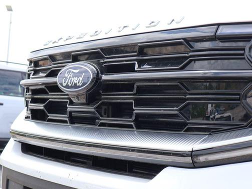 Oxford White 2025 Ford Expedition Max Platinum