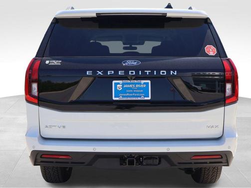 White 2026 Ford Expedition Max Active 4x4