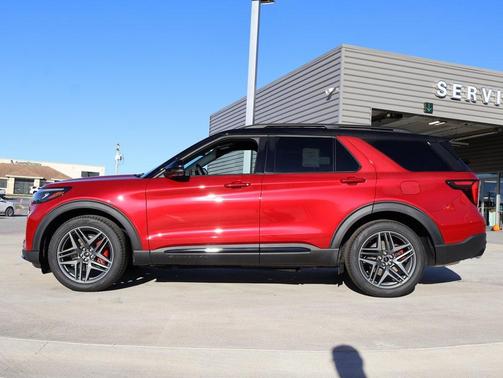 2025 Ford Explorer ST