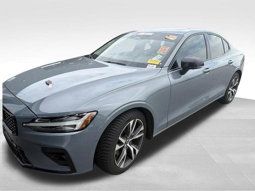Denim Blue Metallic 2024 Volvo S60 B5 Plus Dark Theme