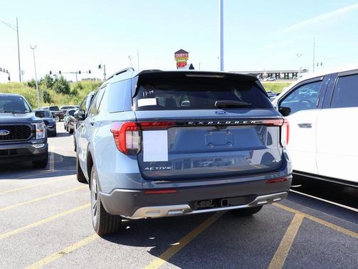 2025 Ford Explorer Active