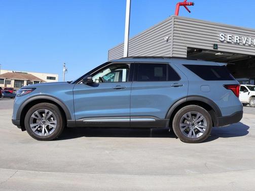 2025 Ford Explorer Active