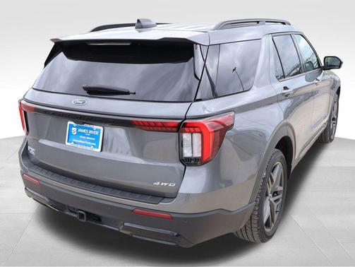 Gray Metallic 2025 Ford Explorer ST-Line