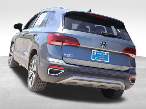 Gray 2024 Volkswagen Taos 1.5T SE