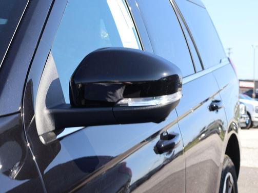 Agate Black Metallic 2026 Ford Expedition King Ranch