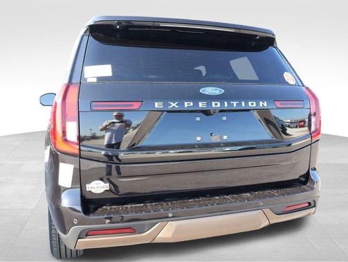 Agate Black Metallic 2026 Ford Expedition King Ranch