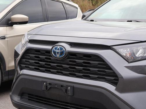 2020 Toyota RAV4 Hybrid LE