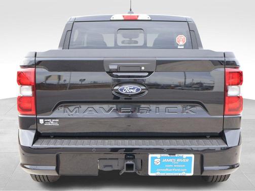 Shadow Black 2026 Ford Maverick Lobo