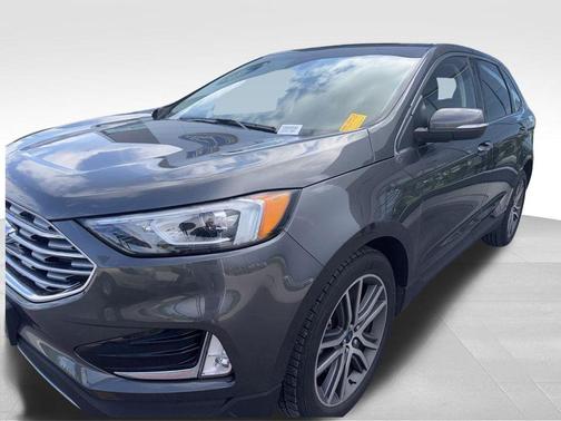Magnetic Metallic 2019 Ford Edge Titanium