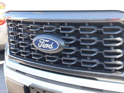 Oxford White 2025 Ford F-150 STX