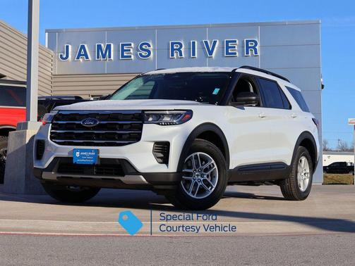 Space White Metallic 2026 Ford Explorer Active
