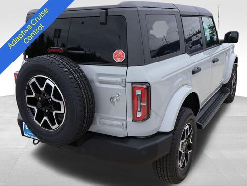 Avalanche Gray 2026 Ford Bronco Outer Banks