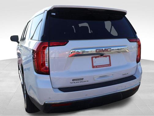 White Frost Tricoat 2024 GMC Yukon SLT
