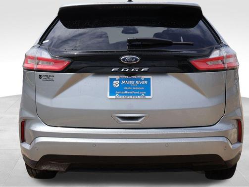 Silver Metallic 2022 Ford Edge ST Line
