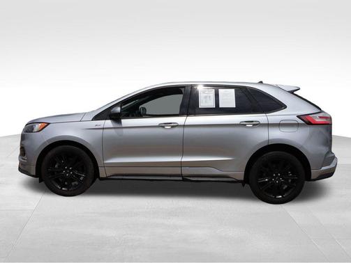 Silver Metallic 2022 Ford Edge ST Line