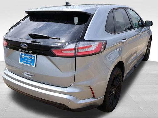 Silver Metallic 2022 Ford Edge ST Line