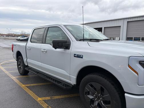 2025 Ford F-150 Lightning Flash