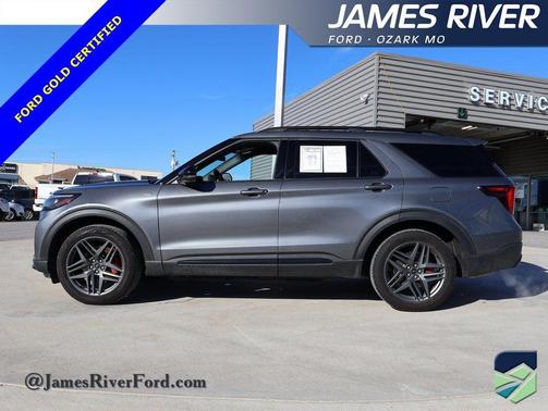 2025 Ford Explorer ST-Line