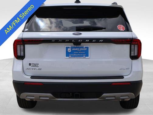 Star White Metallic Tri-Coat 2026 Ford Explorer Active