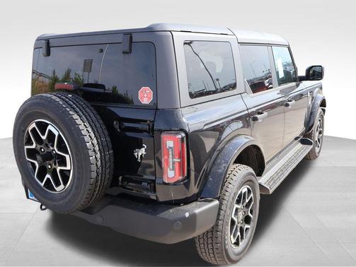 Shadow Black 2026 Ford Bronco Outer Banks