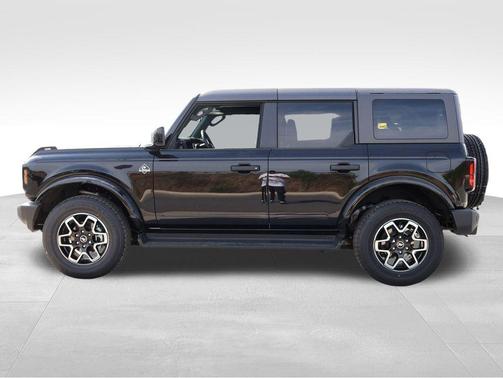 Shadow Black 2026 Ford Bronco Outer Banks
