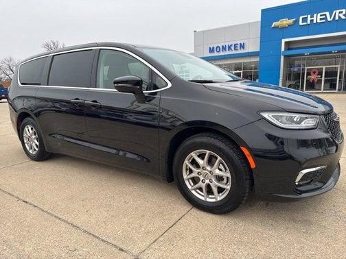 2024 Chrysler Pacifica Touring-L