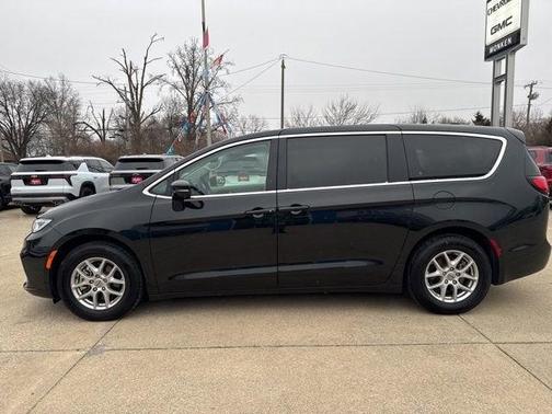 2024 Chrysler Pacifica Touring-L