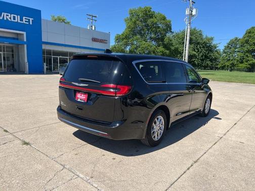 2024 Chrysler Pacifica Touring-L
