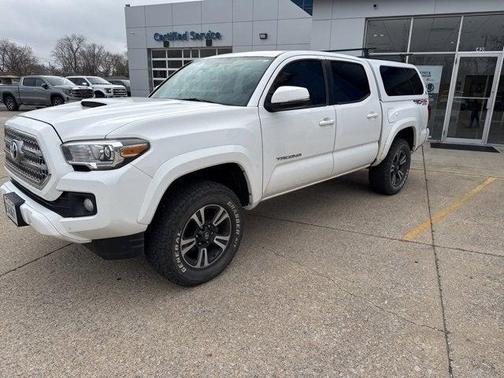 2016 Toyota Tacoma SR