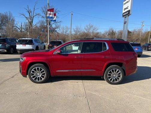 2023 GMC Acadia Denali