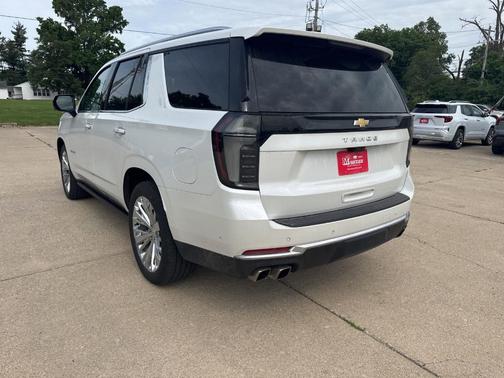Iridescent Pearl Tricoat 2025 Chevrolet Tahoe High Country
