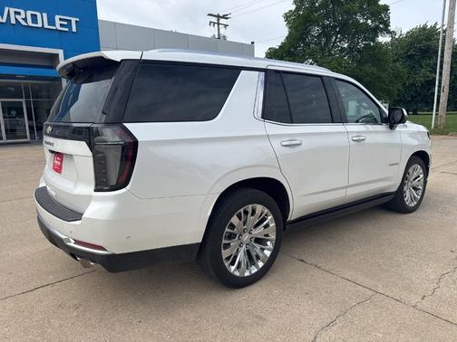 Iridescent Pearl Tricoat 2025 Chevrolet Tahoe High Country