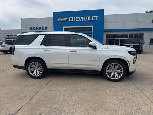 Iridescent Pearl Tricoat 2025 Chevrolet Tahoe High Country