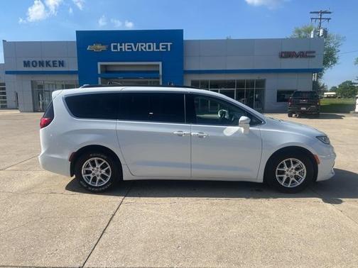 2022 Chrysler Pacifica Touring-L