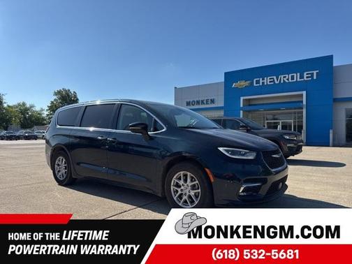 2023 Chrysler Pacifica Touring-L