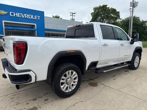 White Frost Tri-Coat 2023 GMC Sierra 2500 Denali