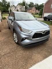 Gray 2024 Toyota Highlander LE