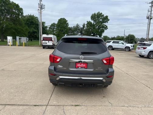Gun Metallic 2017 Nissan Pathfinder Platinum