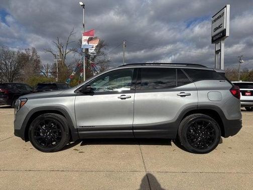 2023 GMC Terrain SLT