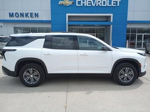 2024 Chevrolet Traverse LT